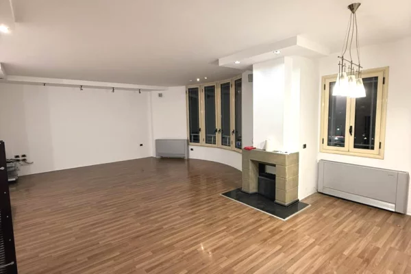 Shitet apartament 2+1+2 tualete tek Liqeni Artificial