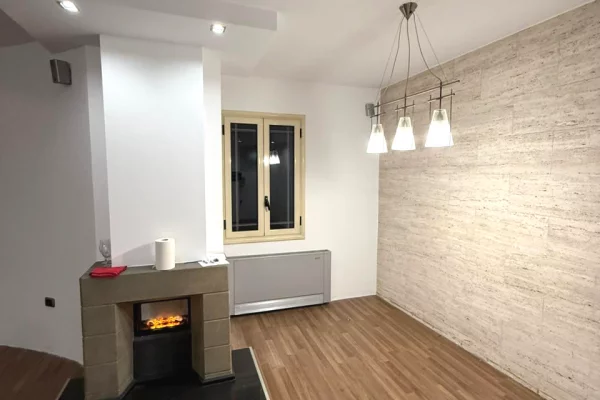 Shtepi ne shitje Apartament ne Tirane, 2+1, Mobilimi Bosh, pa mobiluar, Pagesa 350,000  Euro.