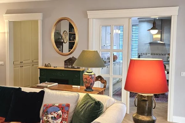 Shtepi ne shitje Apartament ne Tirane, 2+1, Mobilimi E mobiluar, Pagesa 650,000  Euro.