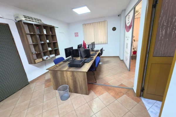 QIRA – Njesi biznesi NE TIRANE ✨ 📍 Rr. Ndre Mjeda, prane 21 dhjetorit