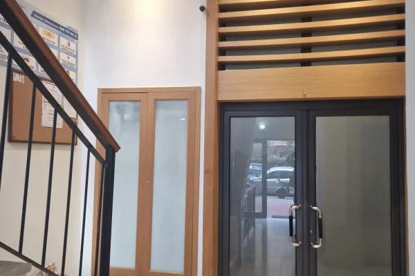 Shtepi ne shitje Apartament ne Tirane, 3+1, Mobilimi E mobiluar, Pagesa 415,000  Euro.