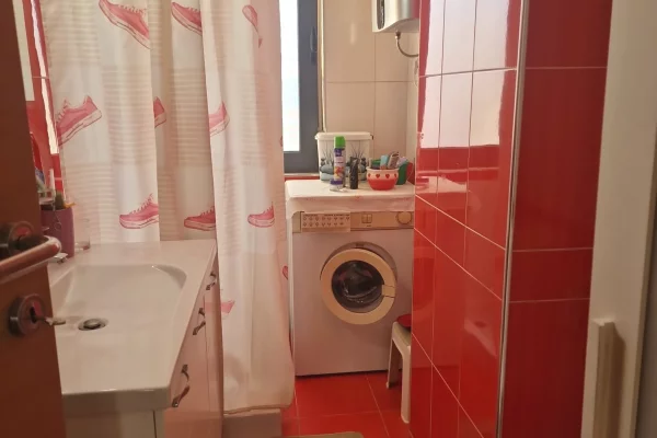 Shtepi ne shitje Apartament ne Tirane, 3+1, Mobilimi E mobiluar, Pagesa 415,000  Euro.