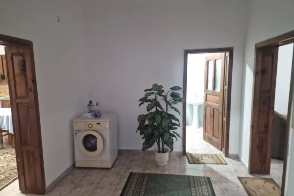 Shtepi me qera Apartament ne Tirane, 2+1, Mobilimi E mobiluar, Pagesa 450  Euro.