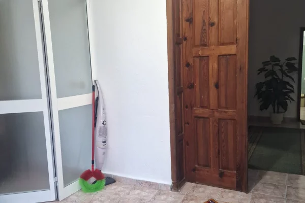 Shtepi me qera Apartament ne Tirane, 2+1, Mobilimi E mobiluar, Pagesa 450  Euro.