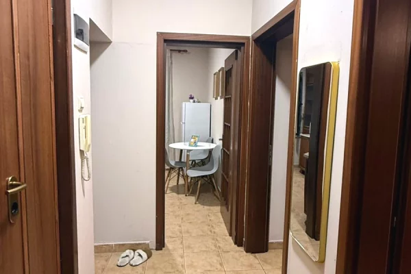 Shtepi me qera Apartament ne Tirane, 2+1, Mobilimi E mobiluar, Pagesa 600  Euro.
