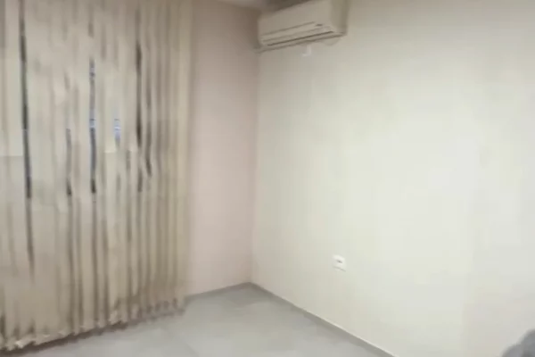 Ambient biznesi me qera 3+1 ne Tirane - 45,000 Leke