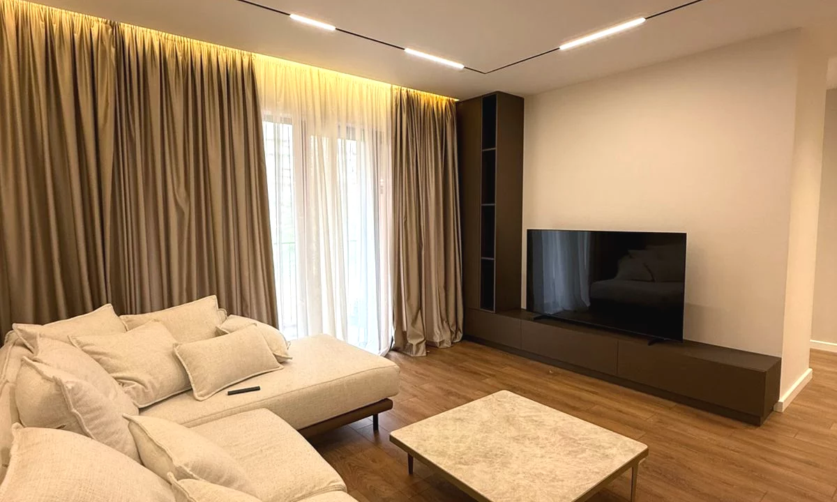 Shtepi me qera Duplex(shtepi me 2 kate) ne Tirane, 2+1, Mobilimi E mobiluar, Pagesa 1,500  Euro.