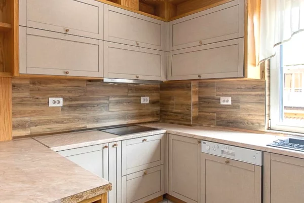 Shtepi me qera Apartament ne Tirane, 2+1, Mobilimi E mobiluar, Pagesa 1,850  Euro.