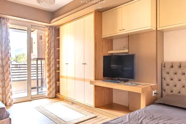Shtepi me qera Apartament ne Tirane, 2+1, Mobilimi E mobiluar, Pagesa 1,850  Euro.