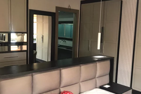 Shtepi me qera Apartament ne Tirane, 2+1, Mobilimi E mobiluar, Pagesa 1,850  Euro.