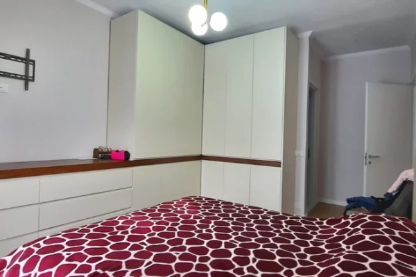 Shtepi ne shitje Apartament ne Tirane, 2+1, Mobilimi E mobiluar, Pagesa 207,000  Euro.