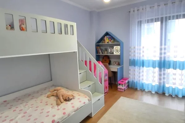 Shtepi ne shitje Apartament ne Tirane, 2+1, Mobilimi E mobiluar, Pagesa 207,000  Euro.