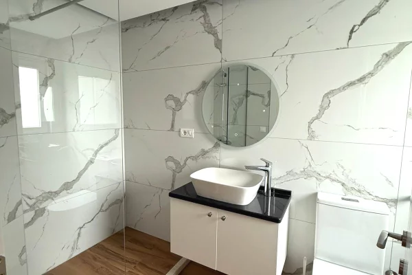 Shtepi me qera Apartament ne Tirane, 3+1, Mobilimi E mobiluar, Pagesa 550  Euro.