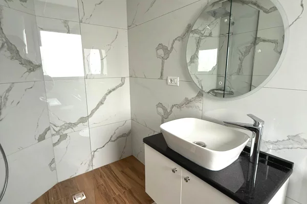 Shtepi me qera Apartament ne Tirane, 3+1, Mobilimi E mobiluar, Pagesa 550  Euro.