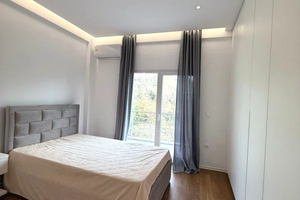 Shtepi me qera Apartament ne Tirane, 3+1, Mobilimi E mobiluar, Pagesa 550  Euro.