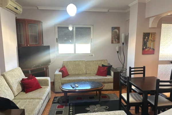 Shtepi me qera Apartament ne Tirane, 2+1, Mobilimi E mobiluar, Pagesa 480  Euro.