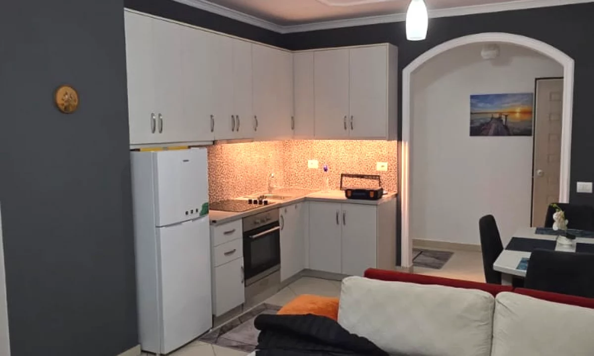 Shtepi me qera Apartament ne Tirane, 2+1, Mobilimi E mobiluar, Pagesa 70,000  Leke.