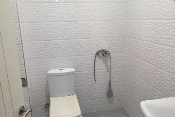 Shtepi me qera Apartament ne Tirane, 2+1, Mobilimi E mobiluar, Pagesa 70,000  Leke.