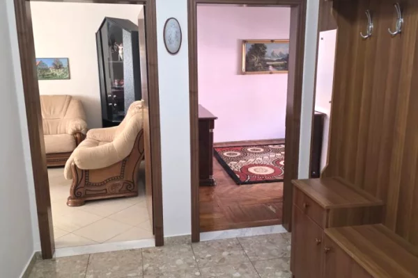 Shtepi me qera Apartament ne Tirane, 2+1, Mobilimi E mobiluar, Pagesa 50,000  Leke.