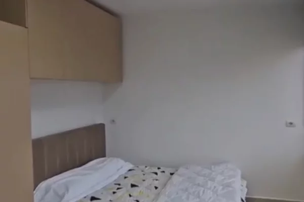 Shtepi me qera Apartament ne Tirane, 1+1, Mobilimi E mobiluar, Pagesa 470  Euro.