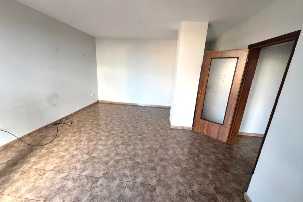 Apartment for rent in Tirana 2+1, Emty