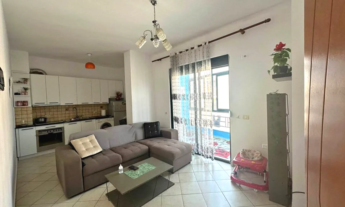 Shtepi ne shitje Apartament ne Tirane, 1+1, Mobilimi E mobiluar, Pagesa 85,000  Euro.