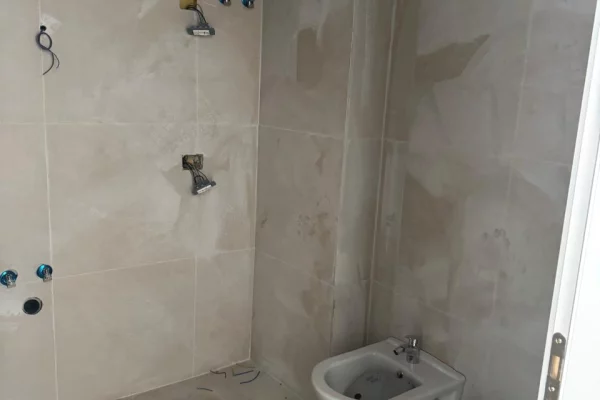 Shtepi ne shitje Apartament ne Tirane, 1+1, Mobilimi Bosh, pa mobiluar, Pagesa 67,000  Euro.