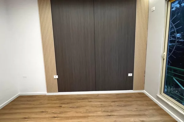 Shtepi ne shitje Apartament ne Tirane, 2+1, Mobilimi E mobiluar, Pagesa 125,000  Euro.