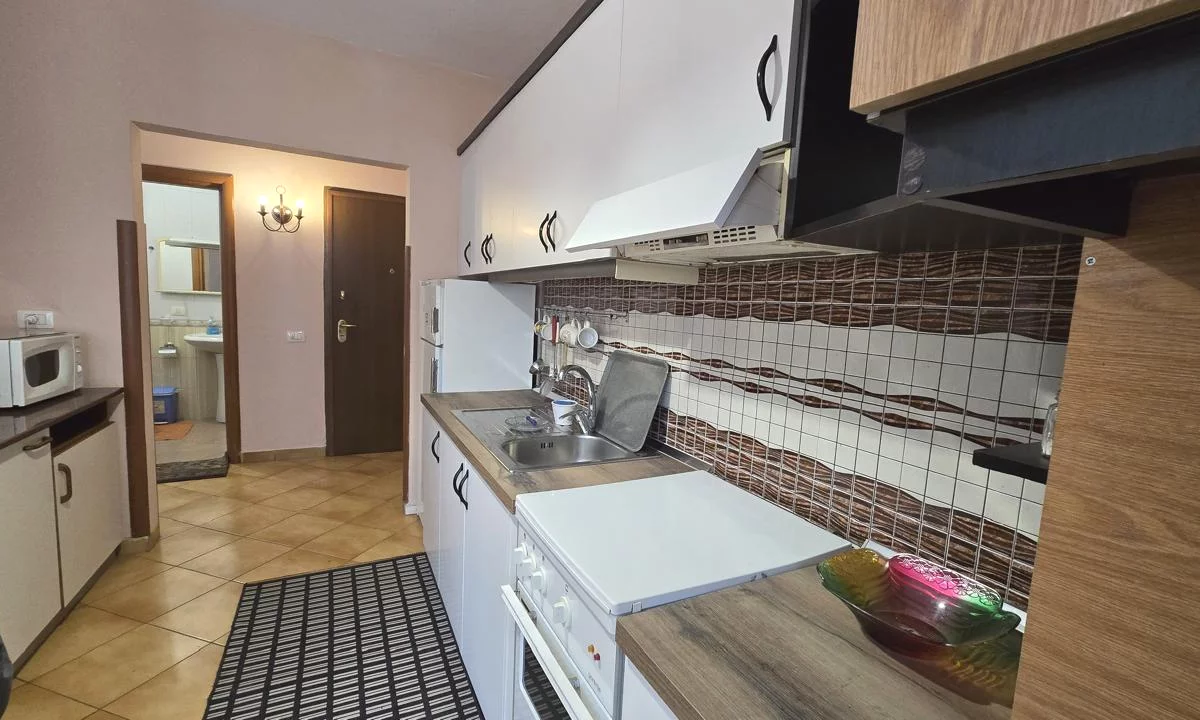 Shtepi ne shitje Apartament ne Tirane, 2+1, Mobilimi E mobiluar, Pagesa 350,000  Euro.
