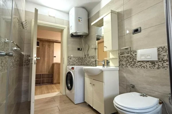 Shtepi ne shitje Apartament ne Tirane, 2+1, Mobilimi E mobiluar, Pagesa 156,000  Euro.