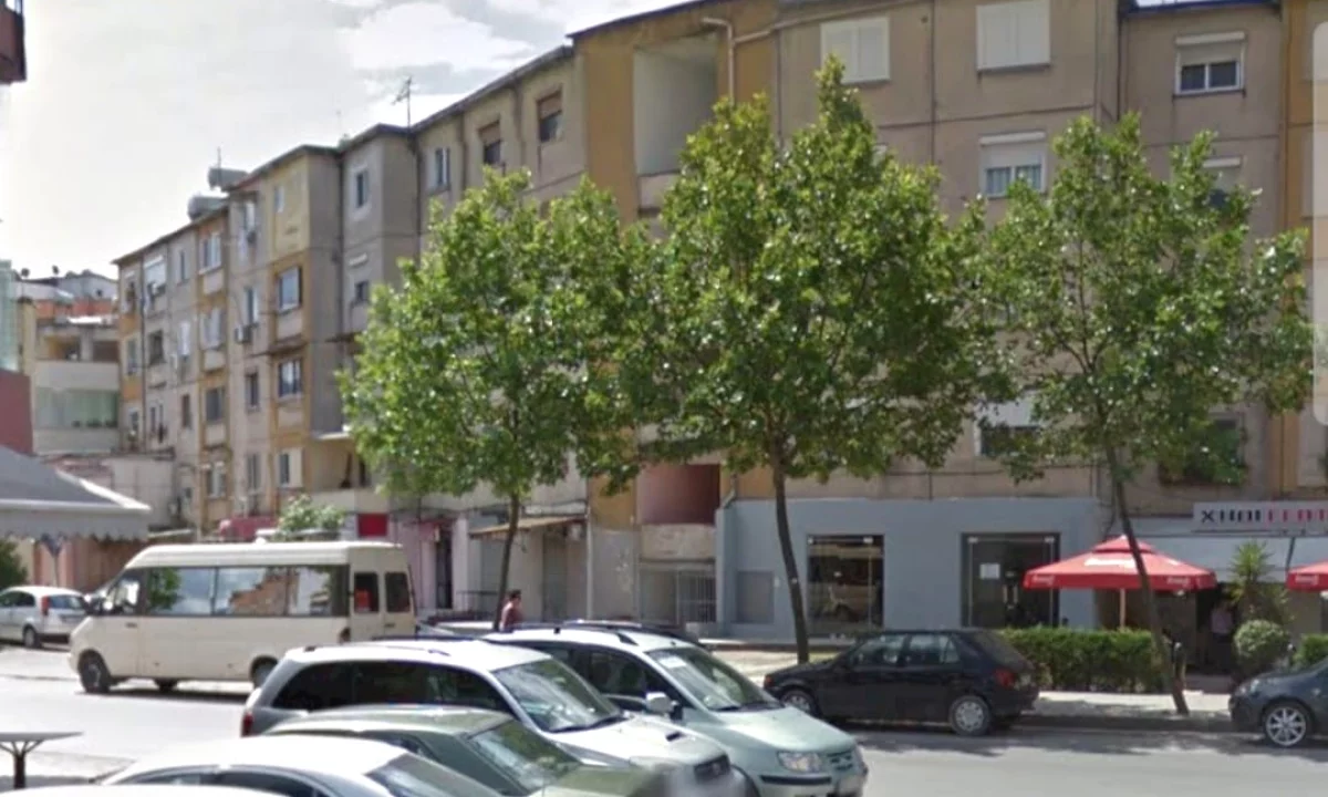 Shtepi ne shitje Apartament ne Tirane, 2+1, Mobilimi E mobiluar, Pagesa 120,000  Euro.