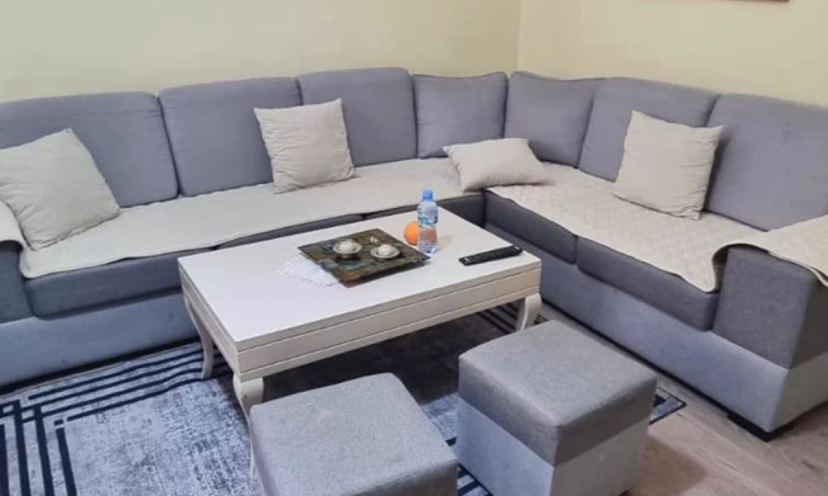 Shtepi me qera Apartament ne Tirane, 2+1, Mobilimi E mobiluar, Pagesa 50,000  Leke.