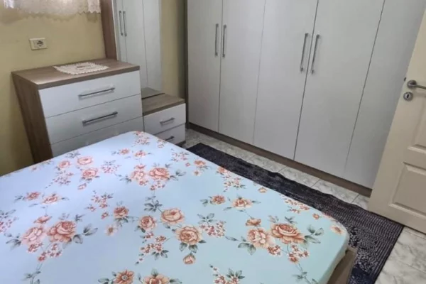 Shtepi me qera Apartament ne Tirane, 2+1, Mobilimi E mobiluar, Pagesa 50,000  Leke.