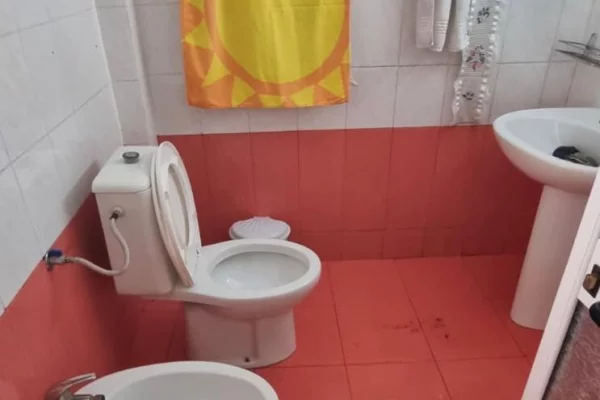 Shtepi me qera Apartament ne Tirane, 2+1, Mobilimi E mobiluar, Pagesa 50,000  Leke.