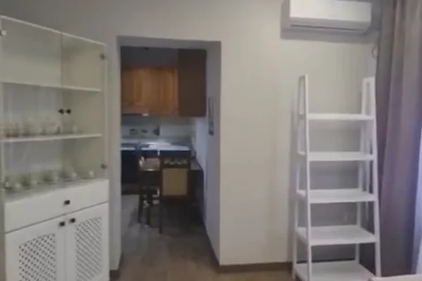 Shtepi me qera Apartament ne Tirane, 2+1, Mobilimi E mobiluar, Pagesa 77,000  Leke.