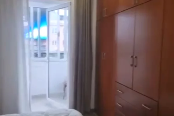 Shtepi me qera Apartament ne Tirane, 2+1, Mobilimi E mobiluar, Pagesa 77,000  Leke.