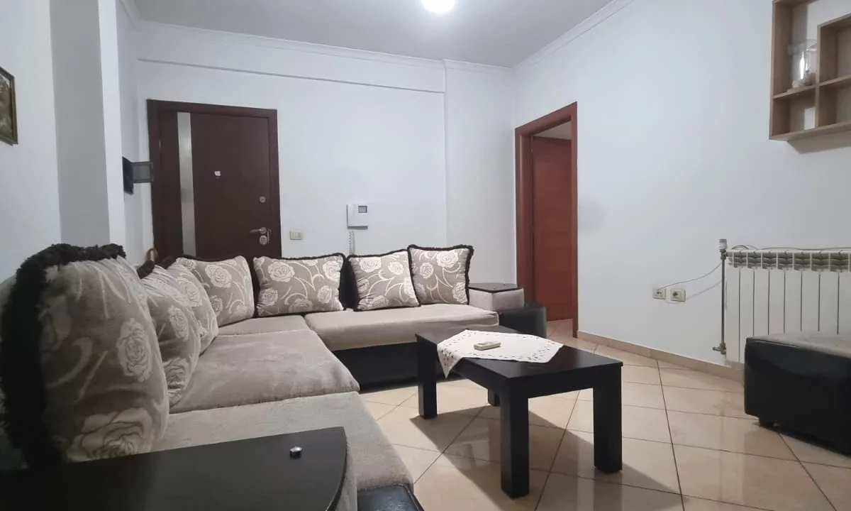 Shtepi me qera Apartament ne Tirane, 1+1, Mobilimi E mobiluar, Pagesa 50,000  Leke.