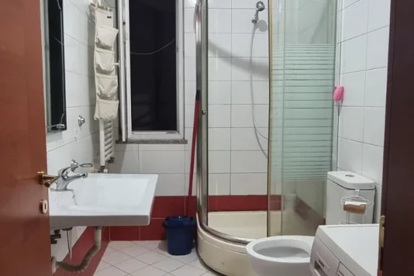 Shtepi me qera Apartament ne Tirane, 1+1, Mobilimi E mobiluar, Pagesa 50,000  Leke.