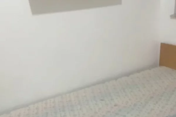 Shtepi me qera Apartament ne Tirane, 3+1, Mobilimi E mobiluar, Pagesa 60,000  Leke.