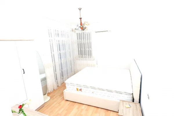 Shtepi me qera Apartament ne Tirane, 2+1, Mobilimi E mobiluar, Pagesa 700  Euro.