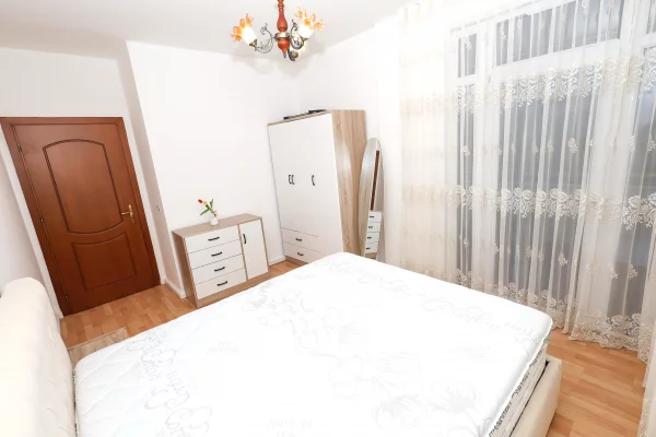 Shtepi me qera Apartament ne Tirane, 2+1, Mobilimi E mobiluar, Pagesa 700  Euro.