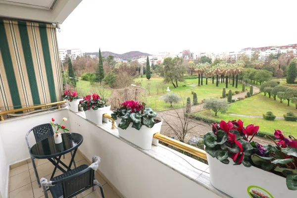 Shtepi me qera Apartament ne Tirane, 2+1, Mobilimi E mobiluar, Pagesa 700  Euro.