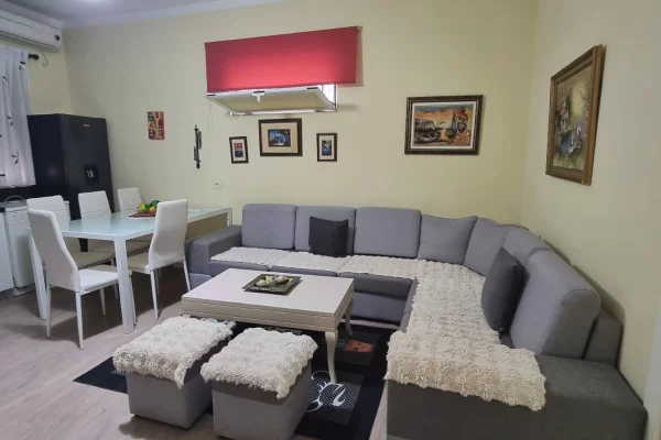 Shtepi me qera 2+1 ne Tirane - 60,000 Leke