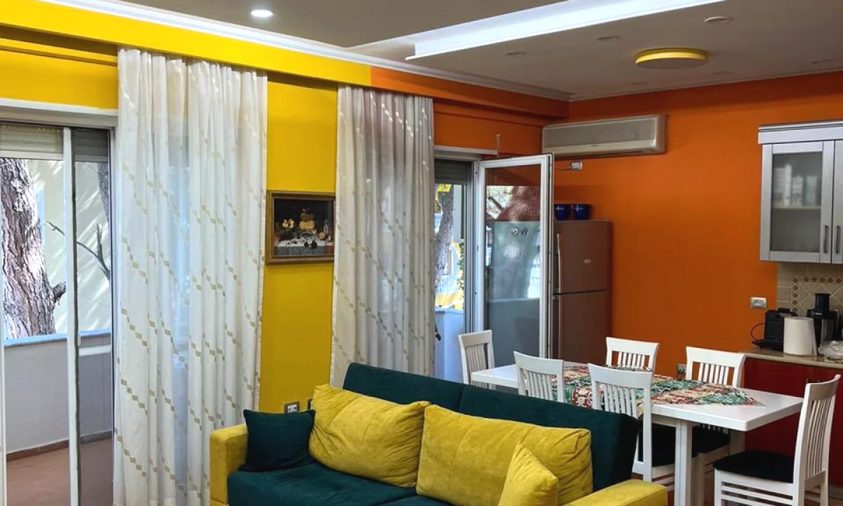 Shtepi ne shitje Apartament ne Durres, 2+1, Mobilimi E mobiluar, Pagesa 150,000  Euro.