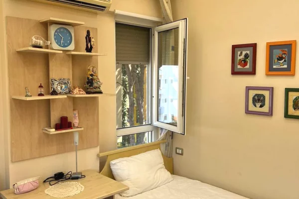 Shtepi ne shitje Apartament ne Durres, 2+1, Mobilimi E mobiluar, Pagesa 150,000  Euro.