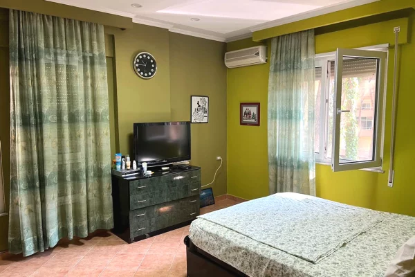 Shtepi ne shitje Apartament ne Durres, 2+1, Mobilimi E mobiluar, Pagesa 150,000  Euro.