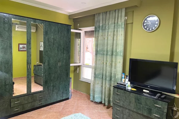 Shtepi ne shitje Apartament ne Durres, 2+1, Mobilimi E mobiluar, Pagesa 150,000  Euro.