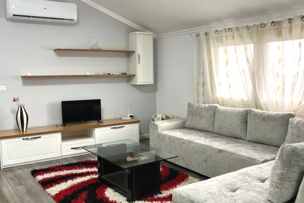 Shtepi me qera Apartament ne Tirane, 2+1, Mobilimi E mobiluar, Pagesa 48,000  Leke.