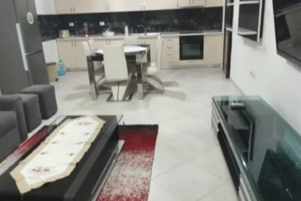 Shtepi me qera Apartament ne Tirane, 2+1, Mobilimi E mobiluar, Pagesa 500  Euro.