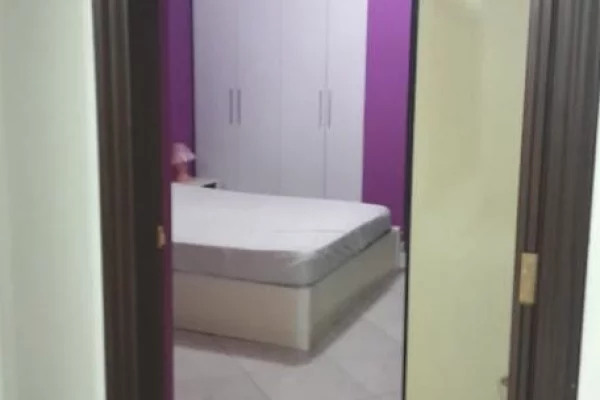 Shtepi me qera Apartament ne Tirane, 2+1, Mobilimi E mobiluar, Pagesa 500  Euro.